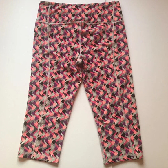 Victoria's Secret VSX Sport Knockout Leggings Crop Aztek Geometric Pants Sz M - Picture 6 of 15